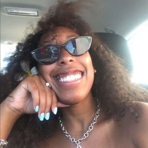 Meet your Posher, Breanna